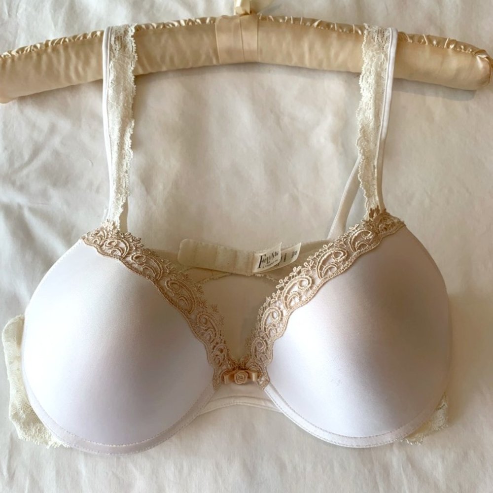 Felina Lace Trimmed Satin Contour Bra Size 34 C